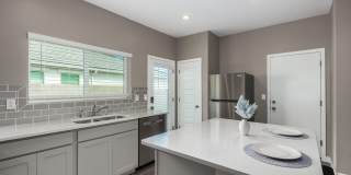 23950 W Hilton Avenue Gallery 31