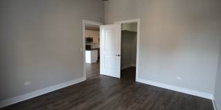 3833 N Broadway Gallery 170