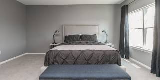 Fully Furnished Townhome Blocks Away From Downtown Gallery 22