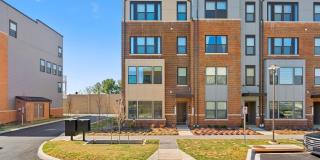 3BD/2.5BA - Derwood Townhouse Condo - Attached 1 Car Garage Gallery 1