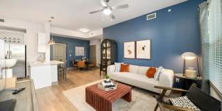 The Pearl Founders Square Apartments Gallery 11