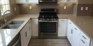 Amazing 4 Bedroom/3.5 Bathroom Townhome Gallery 4