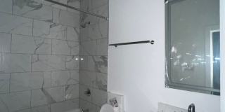 5 BR House with Pool 1/2 block from Maple St. Gallery 5