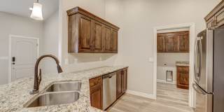 3 Bed, 2 Bath, 2 Car Garage For Rent. Pet Friendly Gallery 9