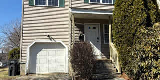 spacious three-bedroom townhouse! spacious three-bedroom townhouse! Gallery 1