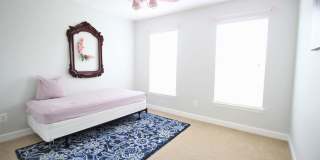 Spacious Home in Port Potomac Gallery 25