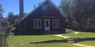 Charming 3 bedroom, 2.5 bath Single Family house Gallery 1