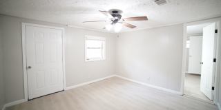 4/2 with additional office Gallery 13