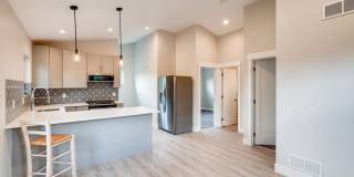 Modern 2 Bed/1 Bath in the Heart of Tennyson! AVAILABLE 5/1! Gallery 4