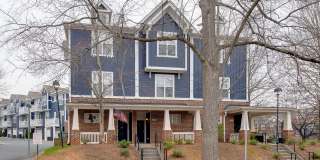 Wesley Heights Townhome with City Views Gallery 1