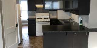 2 Bed/1 Bath House for rent! SHOWINGS STARTING 7/27/26! Gallery 3
