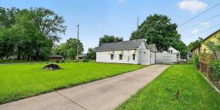 Spacious Toledo Home with Large Yard Gallery 25