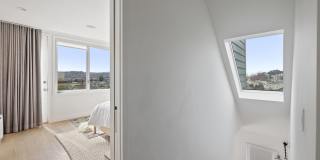 OPEN HOUSE: Thursday (7/2) 4:00pm-4:30pm. Stunning 3-Level Single Family Home with Modern Touches and Stunning Views in Bernal Heights (28 Montcalm Street) Gallery 27