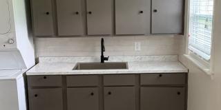 3 BR/1BA | Newly Renovated Cottage| Cove security system| Fully fenced backyard Gallery 7