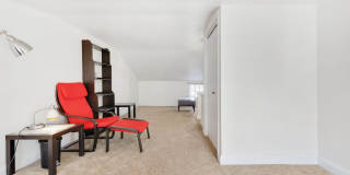 24 E HAMBURG Street Gallery 24