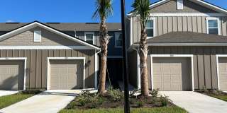 2/2.5 Townhome off Baymeadows! ALDEN LANDING Gallery 1