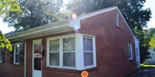 3 BR/ 1 BA Lakeside Three bedroom with large fenced yard and detached garage/workshop Gallery 7