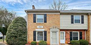 2-Bedroom in the perfect location! Gallery 1