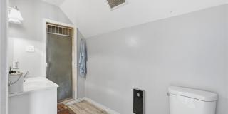 202 N 17th Street Gallery 11