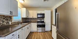 HUGE PRICE REDUCTION & READY FOR MOVE IN - AVAILABLE NOW! Gallery 4