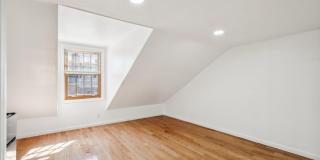 1223 SPRUCE Street Gallery 28