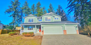 Beautiful 5 bed 2.5 Bath Home in Renton Highlands Gallery 1