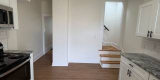 2 Bed / 2 Bath with Private Garage & Fenced Yard Gallery 7