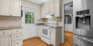 Modern Comfort & Prime Location in Alexandria! Gallery 6