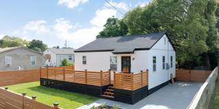 1405 Holt Street Gallery 1