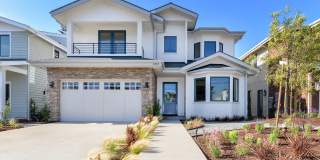 NEW 5 bedroom 4.5 Bath with Pool Gallery 40