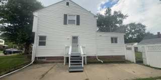 Spacious 3-Bedroom, 1.5-Bathroom Home near Highland Park Gallery 3