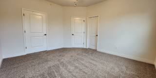 3/2.5/1.5 Fourplex with Granite Countertops, 9ft Ceilings, Fridge, Washer, Dryer / NBISD Gallery 13