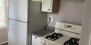 3 Bedroom, 1 Bath House Available with Private Yard Gallery 13
