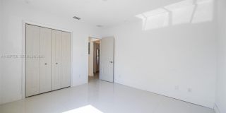 1080 NE 80th St Gallery 10