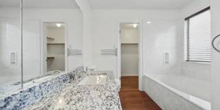 2411 Dennis St Gallery 20