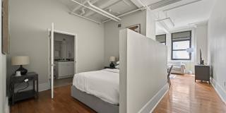 The Stahlman Gallery 16