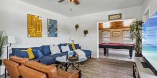 917 W Drew Street Gallery 1