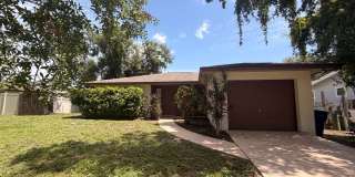 2/2 Bedroom house with 1 car garage and fenced yard. Gallery 1