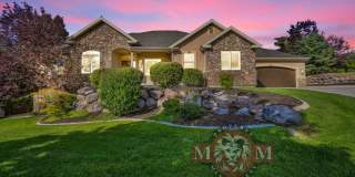 Beautiful Canyon Oaks Executive Home w/ Views Gallery 1