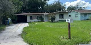 Charming 3-Bedroom Home on a Small Pond in Leesburg Gallery 1