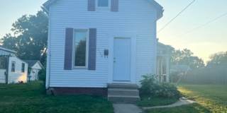 Large south side single Family Home Central Heat/Coolings, Hardwood Gallery 1