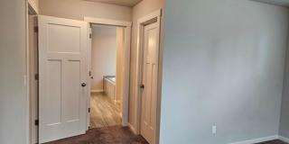 5Bd/3Ba Two Story House - For viewing! Gallery 11