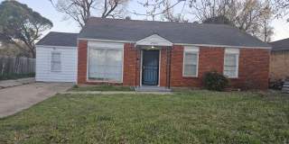 2505 Northwest Lincoln Avenue Gallery 1