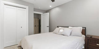 240 E Jefferson St Gallery 37