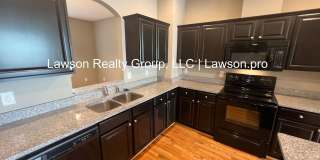 Luxurious Colonial Green Townhome with Garage Gallery 17