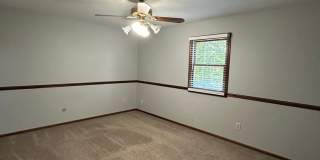 3 Bedroom Stone Facade Colonial with 2 Car Attached Garage  in Strongsville Gallery 25