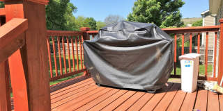 Fenced-in Yard + West Side of Manhattan + Washer & Dryer Included + 2-Car Garage! Available July 3rd! Gallery 18