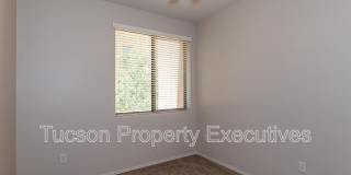 2442 East Emerald Moon Drive - 1 Gallery 22