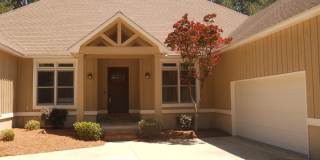 House with a POOL in the Stone Creek Subdivision! Gallery 1