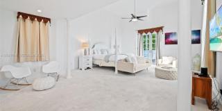 2501 Pine Tree Dr Gallery 27